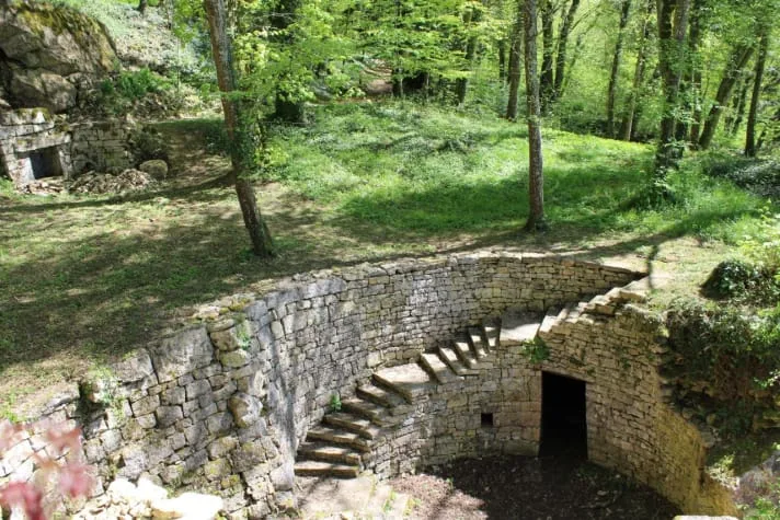 Parc des Roches in Bourmont: van verlaten steengroeve tot romantisch landschap