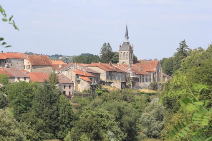 Châtillon-sur-Saône: een van de best bewaarde renaissancevestingstadjes van Frankrijk